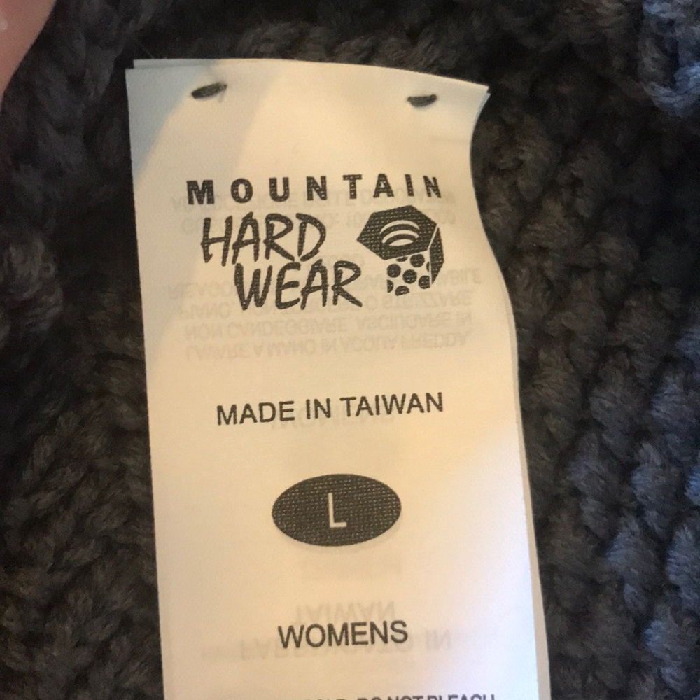 Mountain Hardwear knit grey beanie - Picture 2 of 3